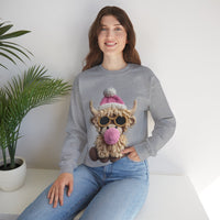 Faux Crochet Highland Cow Bubblegum – Gildan Heavy Blend | Trendy Women’s Soft Sweatshirt. Direct to Garment. Printed & Shipped in the USA. Unisex Sizes.