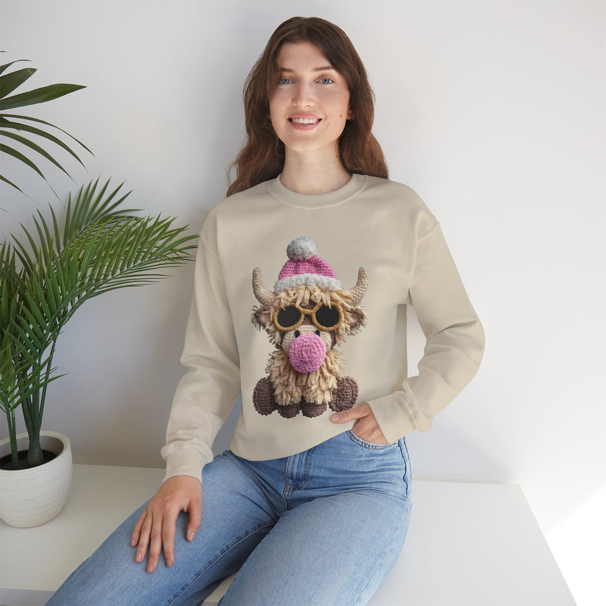 Faux Crochet Highland Cow Bubblegum – Gildan Heavy Blend | Trendy Women’s Soft Sweatshirt. Direct to Garment. Printed & Shipped in the USA. Unisex Sizes.