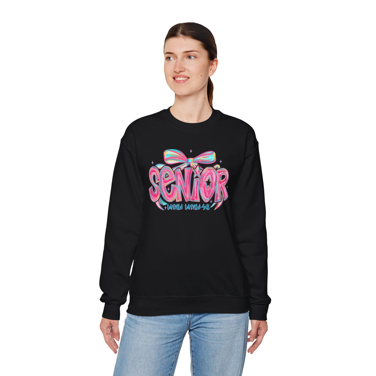 Preppy Senior Coquette 2026 – Gildan Heavy Blend | Trendy Women’s Soft Sweatshirt. Direct to Garment. Printed & Shipped in the USA. Unisex Sizes.