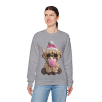 Faux Crochet Highland Cow Bubblegum – Gildan Heavy Blend | Trendy Women’s Soft Sweatshirt. Direct to Garment. Printed & Shipped in the USA. Unisex Sizes.