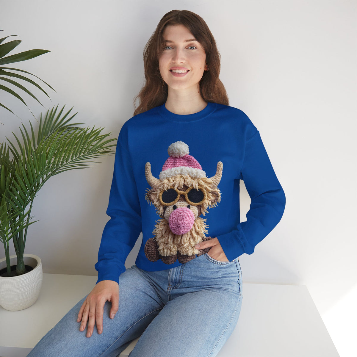 Faux Crochet Highland Cow Bubblegum – Gildan Heavy Blend | Trendy Women’s Soft Sweatshirt. Direct to Garment. Printed & Shipped in the USA. Unisex Sizes.