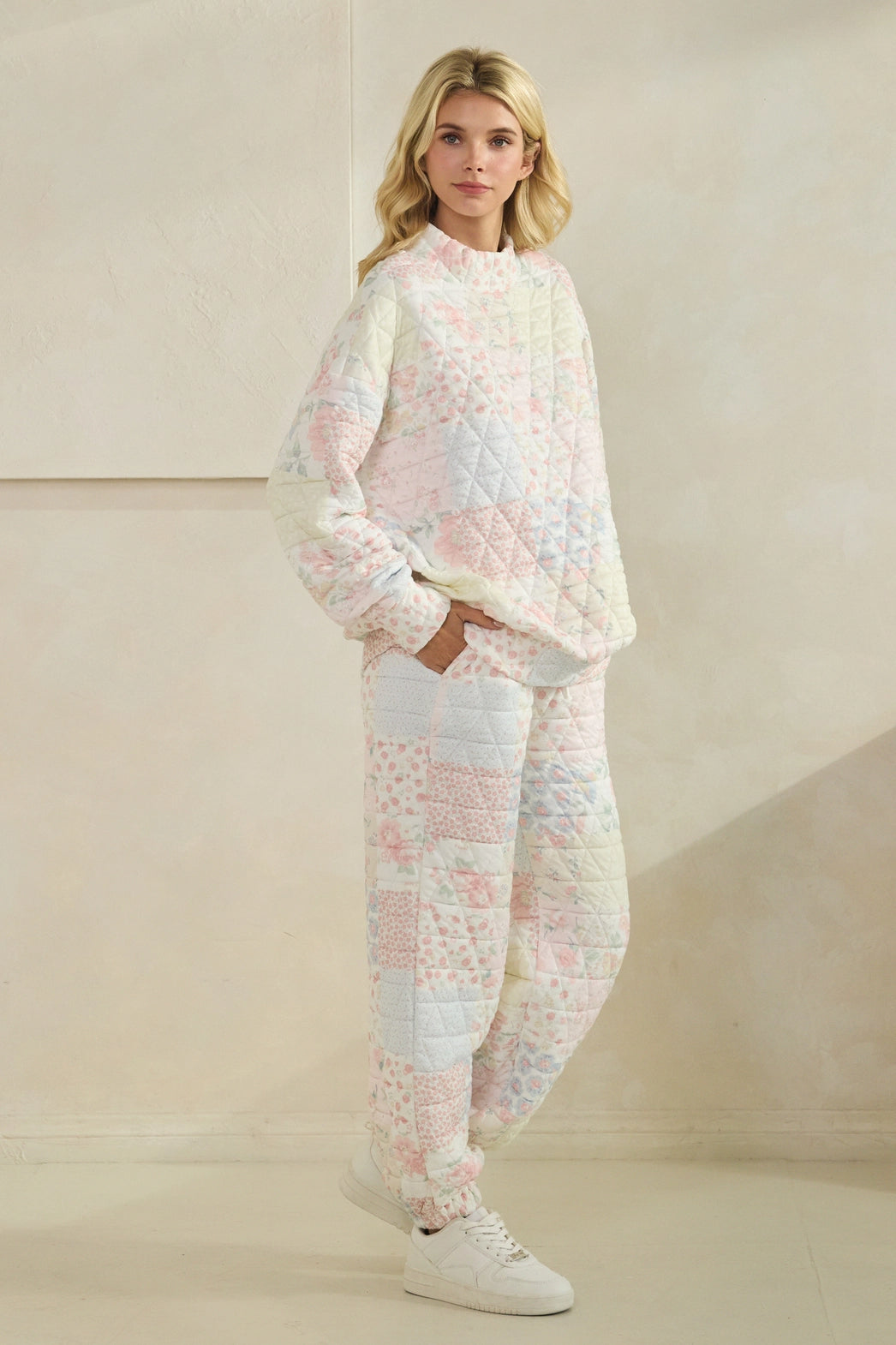 Floral Textured Quilted-Print Lounge Pants with Pockets