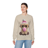 Faux Crochet Highland Cow Bubblegum – Gildan Heavy Blend | Trendy Women’s Soft Sweatshirt. Direct to Garment. Printed & Shipped in the USA. Unisex Sizes.
