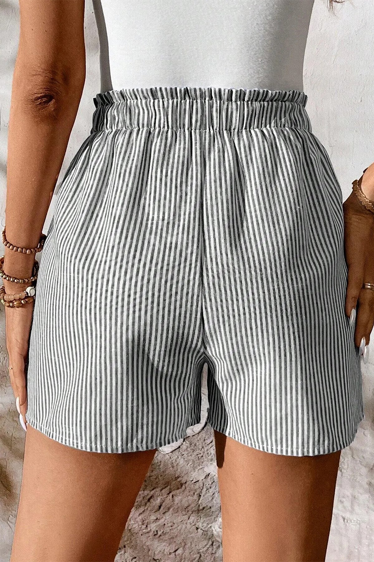 Gray Striped Casual (75% Cotton) Shorts w/Pockets