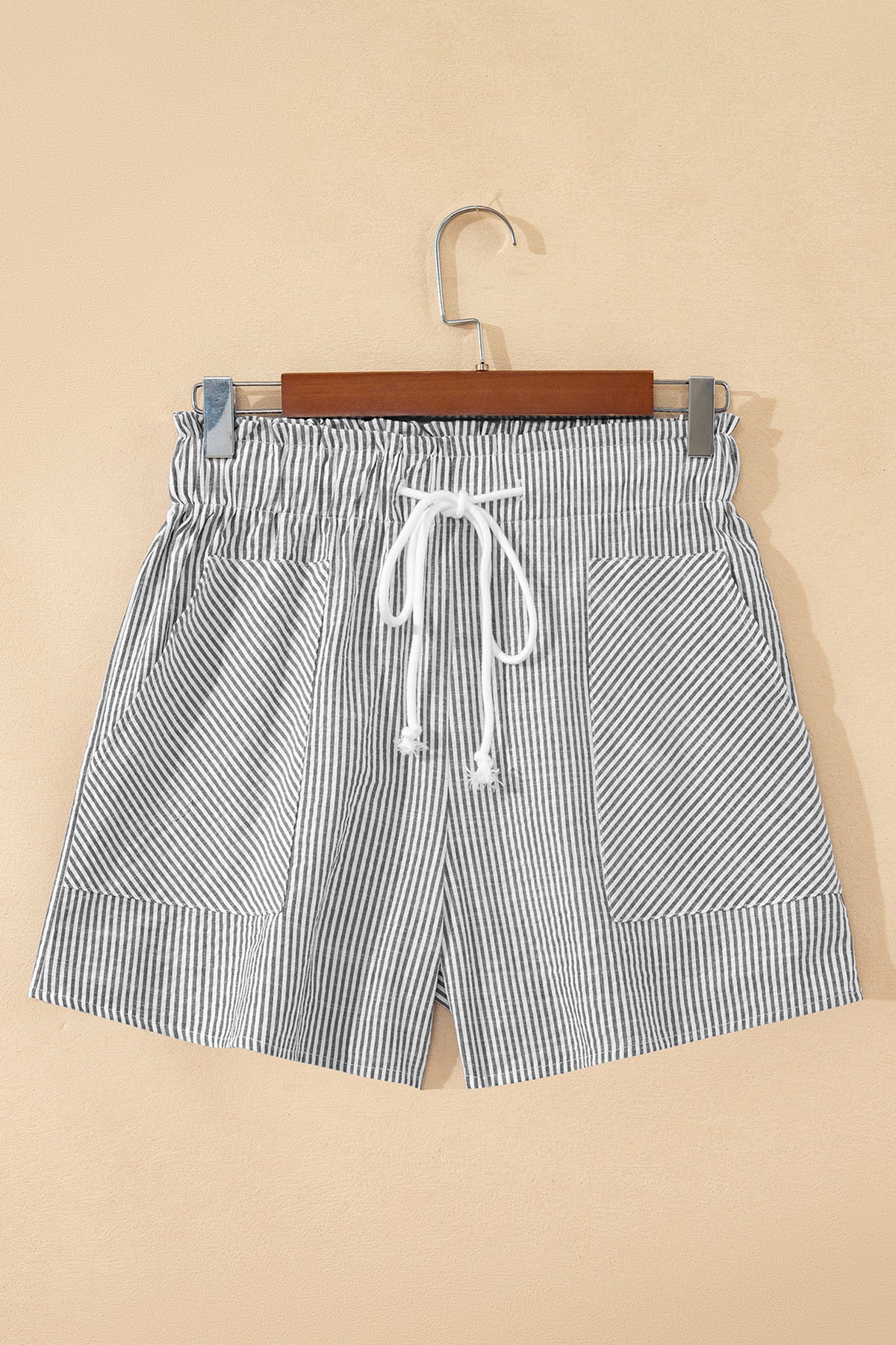 Gray Striped Casual (75% Cotton) Shorts w/Pockets
