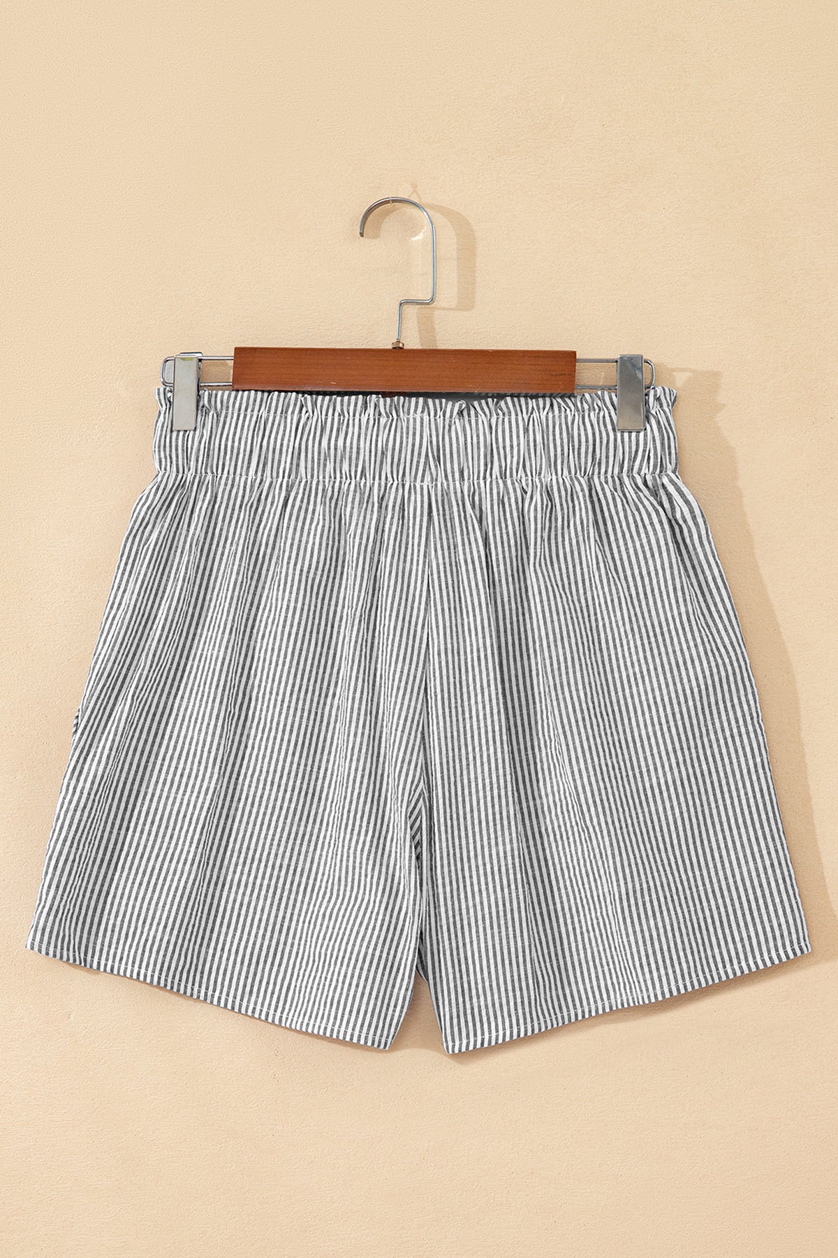 Gray Striped Casual (75% Cotton) Shorts w/Pockets