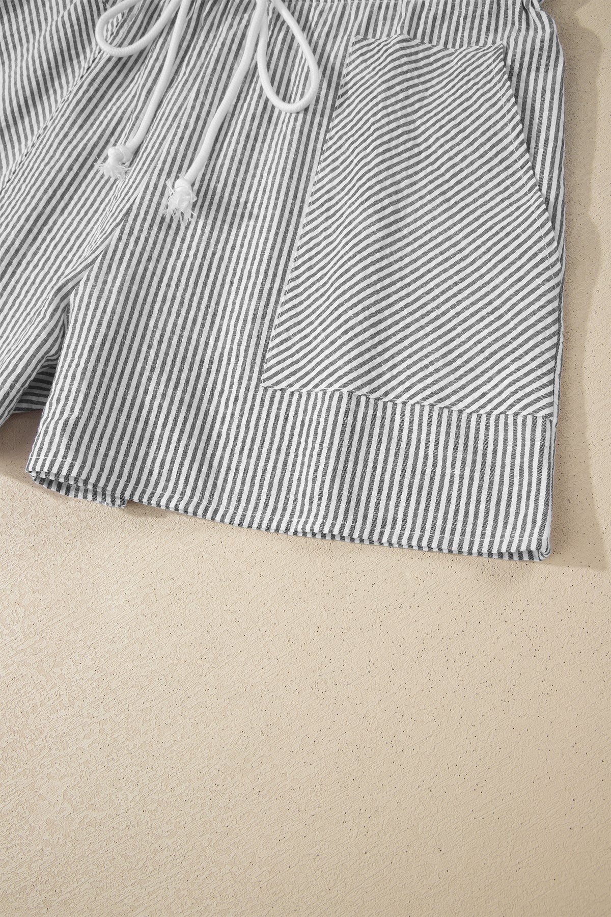 Gray Striped Casual (75% Cotton) Shorts w/Pockets