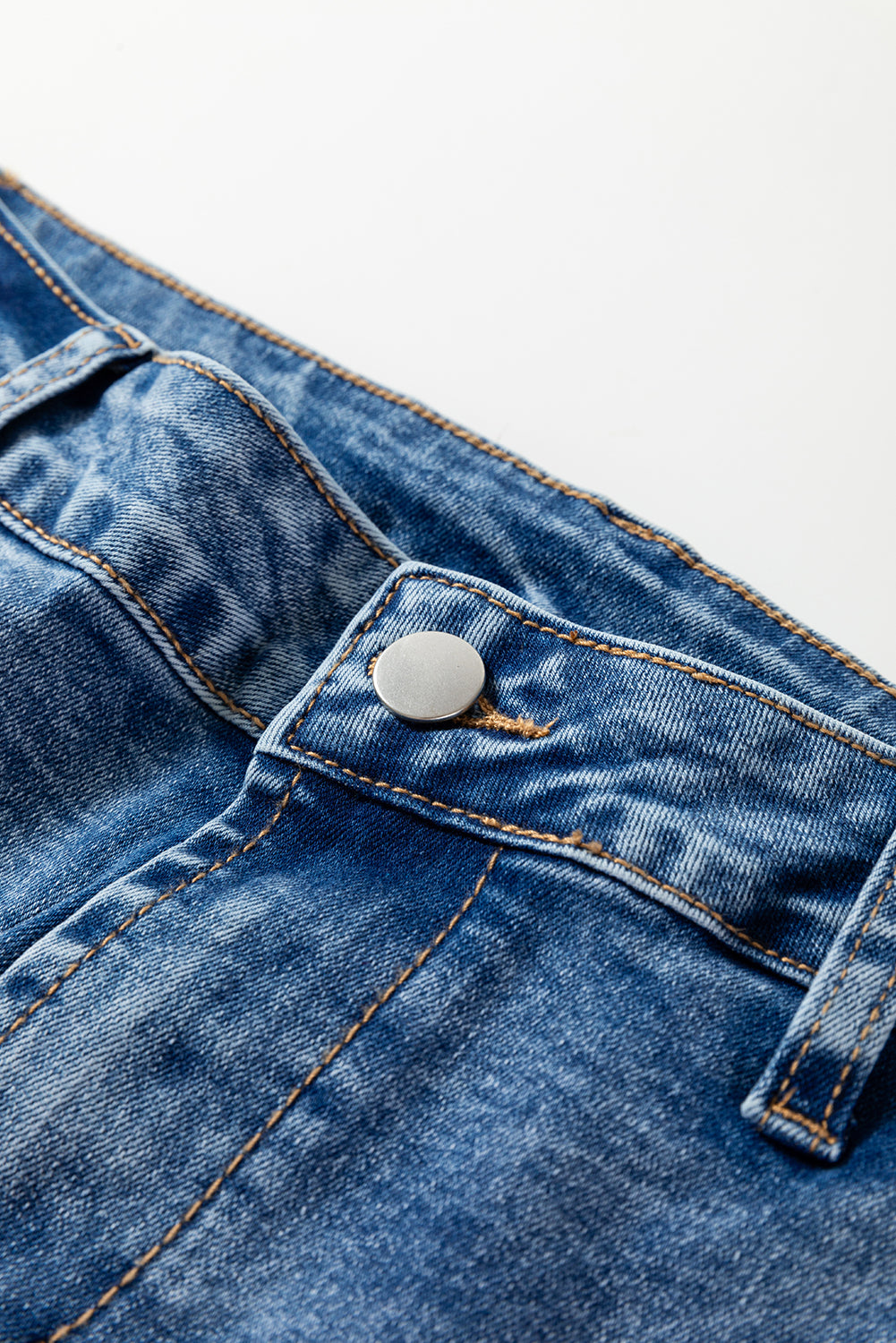 Tammy Cropped Barrel Jeans with Oversized Back Pockets