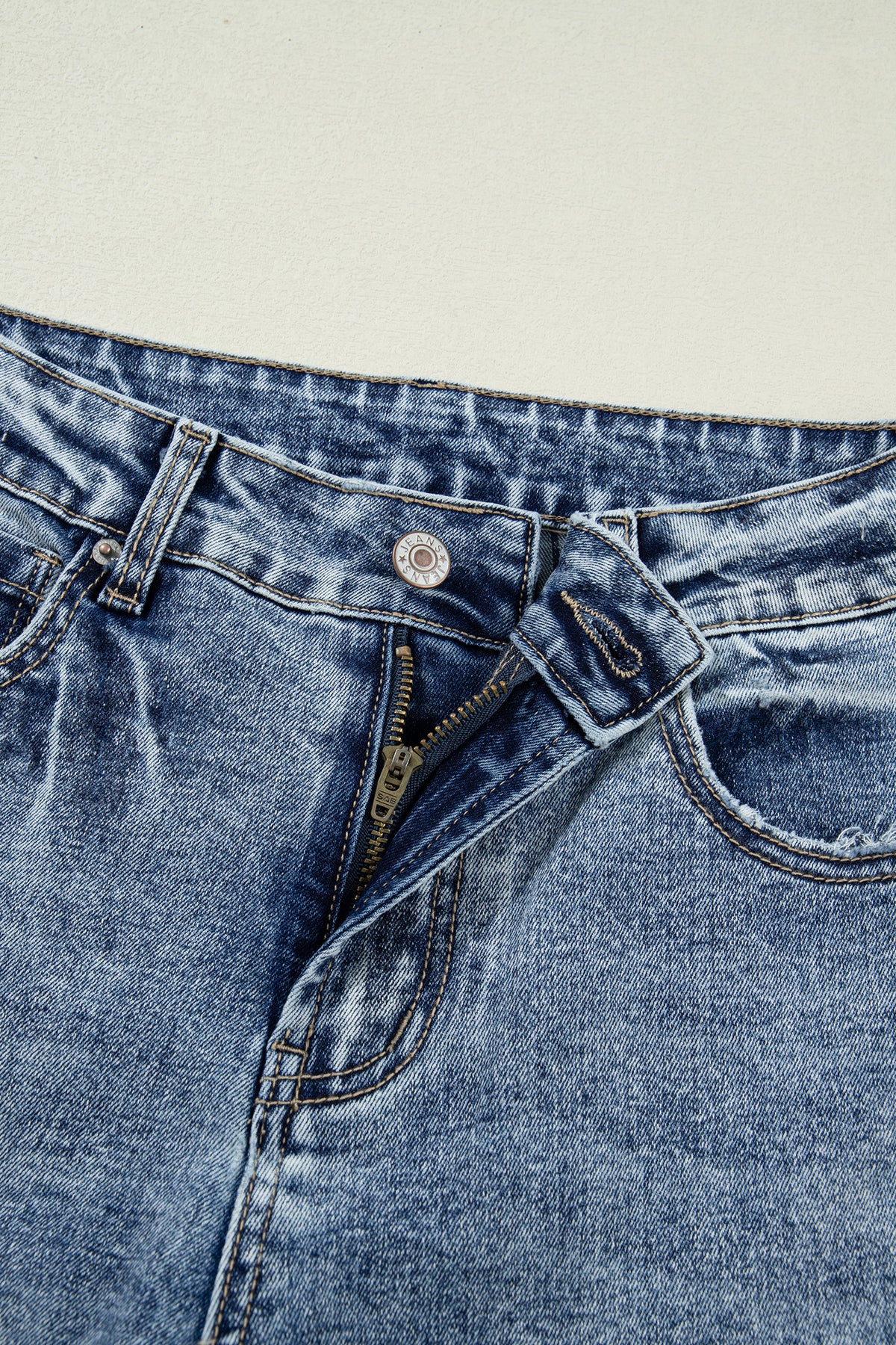 Vintage-Washed Straight Leg Loose-Fitting Distressed Jeans w/Striped Cuff