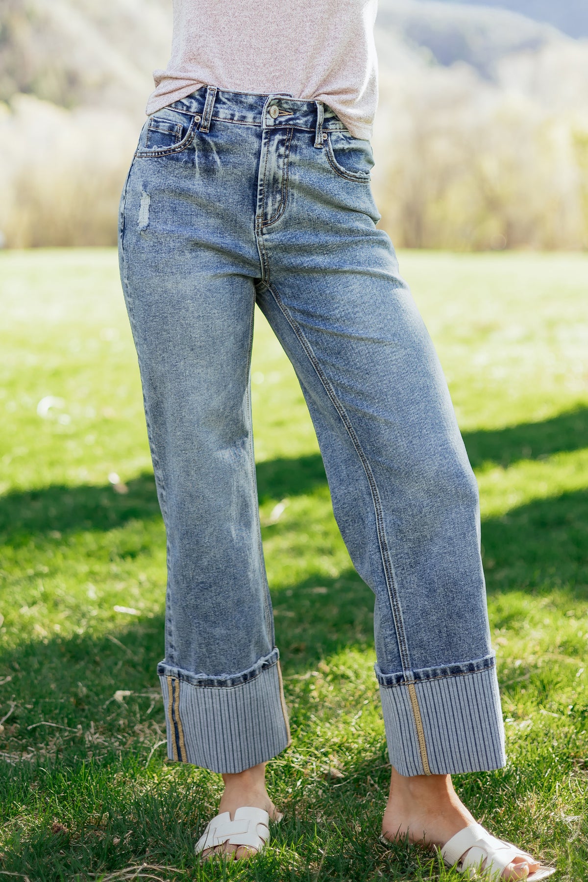 Vintage-Washed Straight Leg Loose-Fitting Distressed Jeans w/Striped Cuff