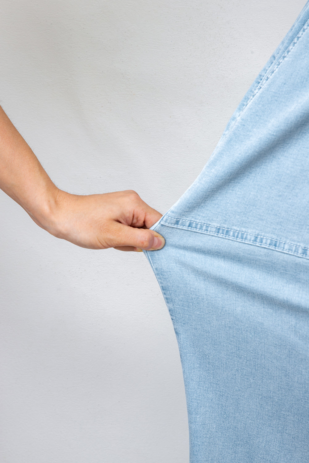 Jackie (Light) Elastic-Waist Ruffled Wide-Leg Denim Jeans