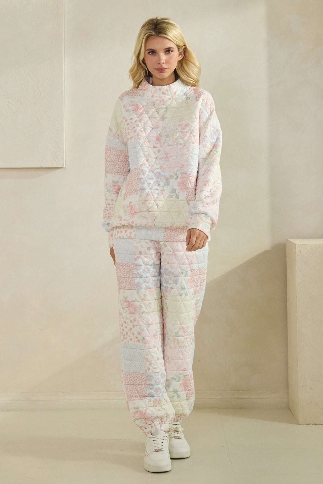 Floral Textured Quilted-Print Lounge Pants with Pockets