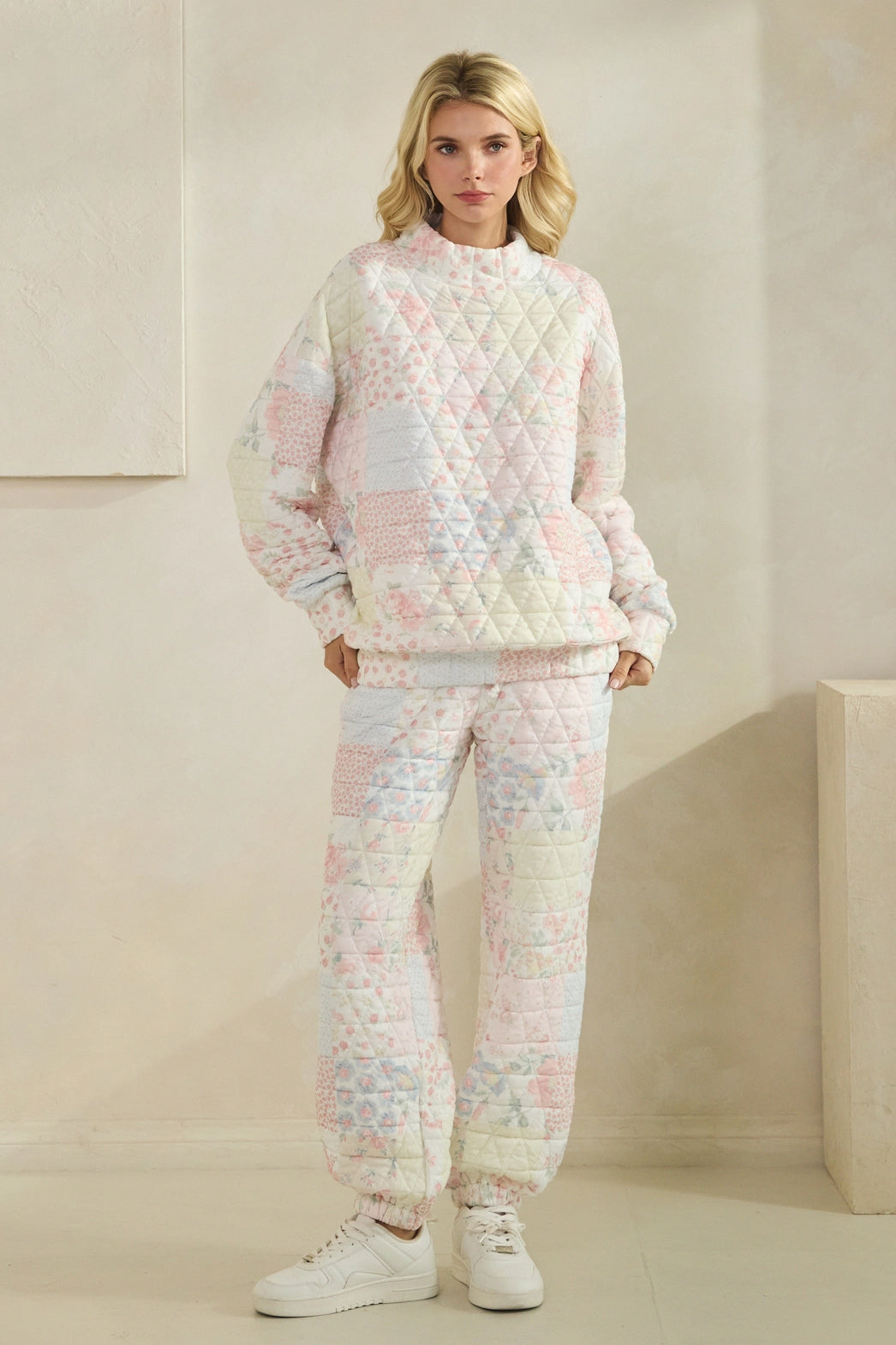 Floral Textured Quilted-Print Lounge Pants with Pockets